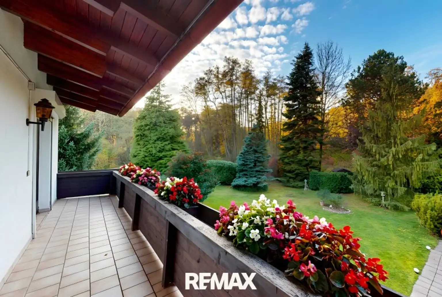 15 Balkon Richtung Wald