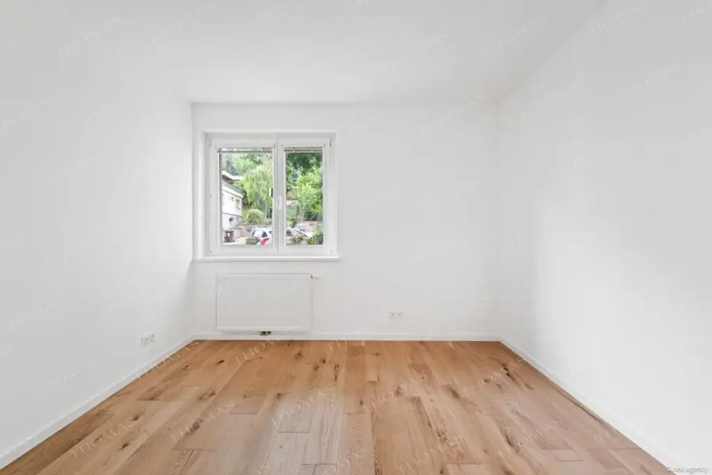 Komplett sanierte 2-Zimmer-Wohnung mit Loggia