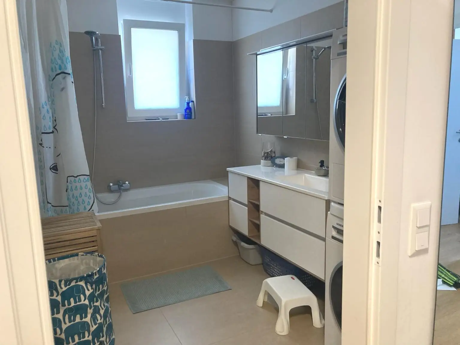 TRAUMHAFTE 4 ZIMMER WOHNUNG MIT BALKON UND GARAGENPLATZ