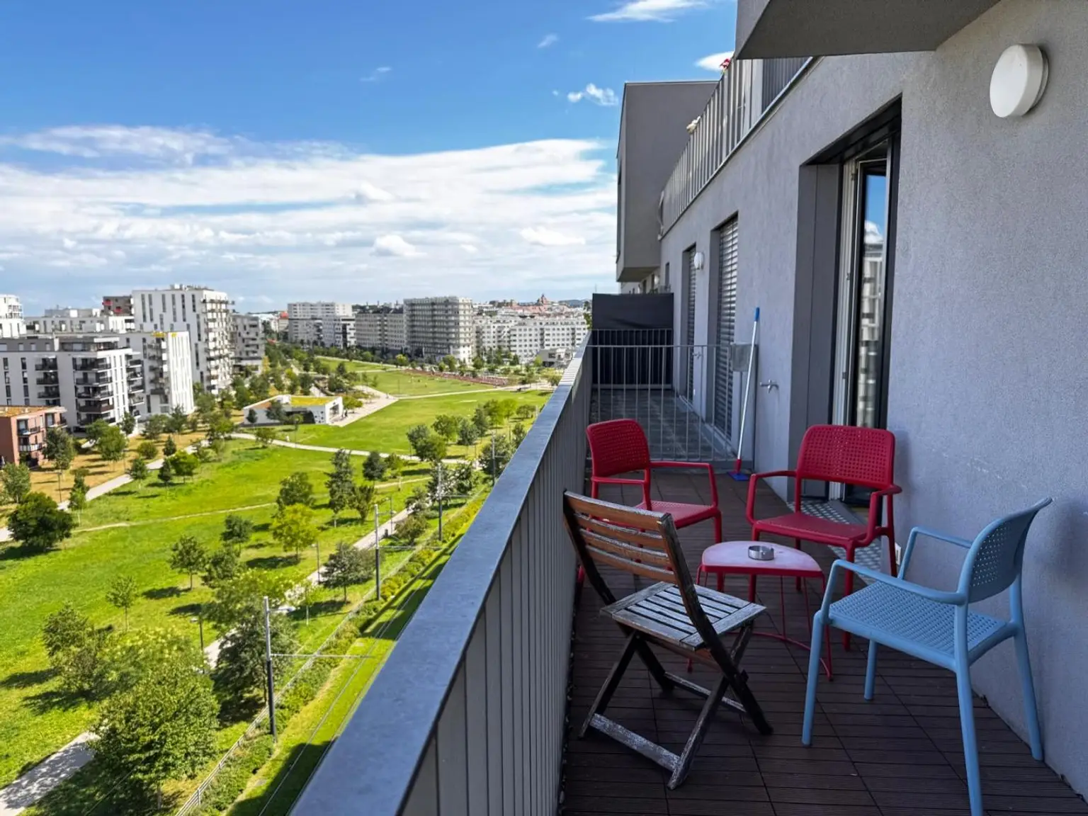 "Möblierte Dachgeschosswohnung"