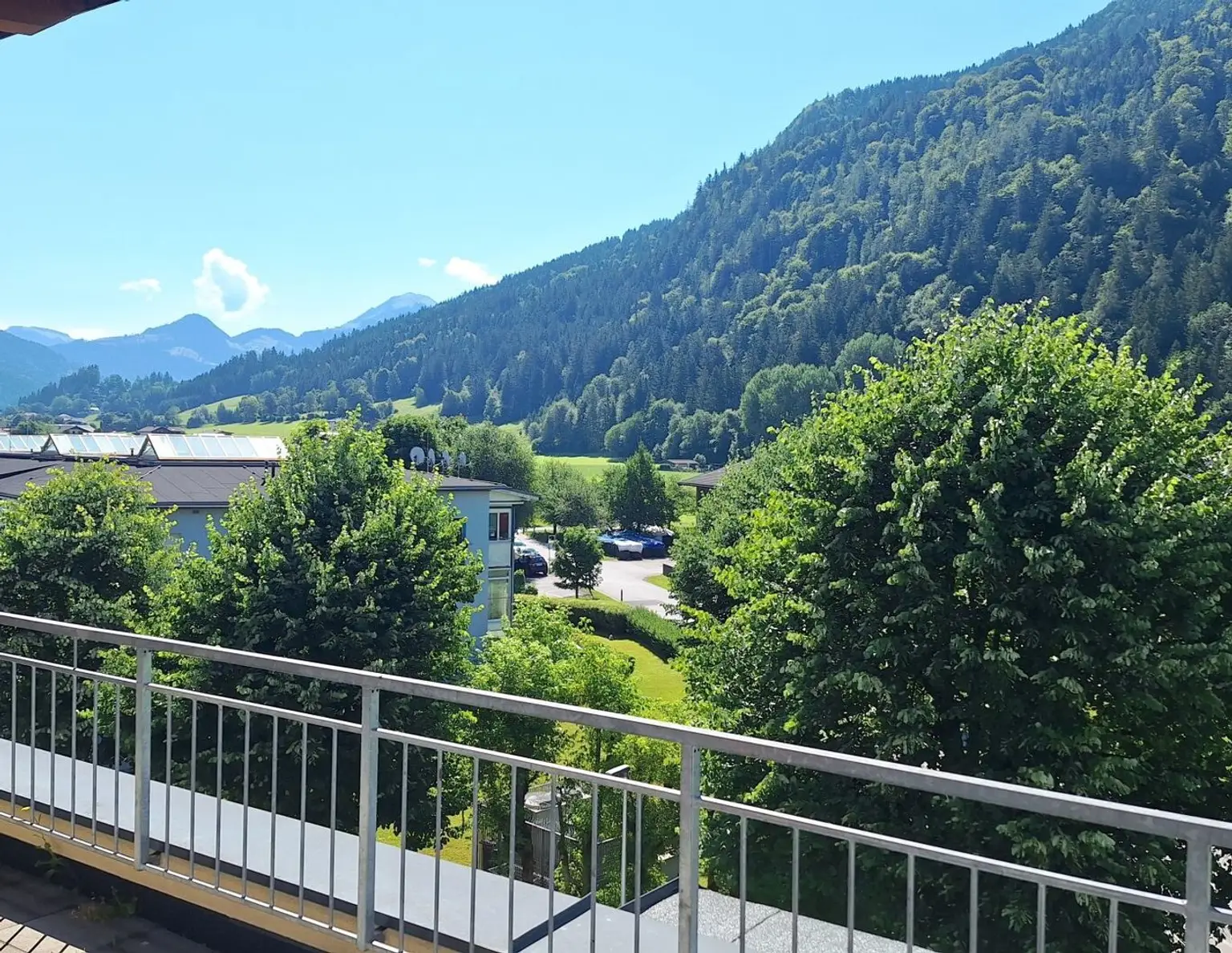 Traumhafte Dachgeschoßwohnung in Wörgl: 4 Zimmer, Terrasse & 2 Tiefgaragenplätze!