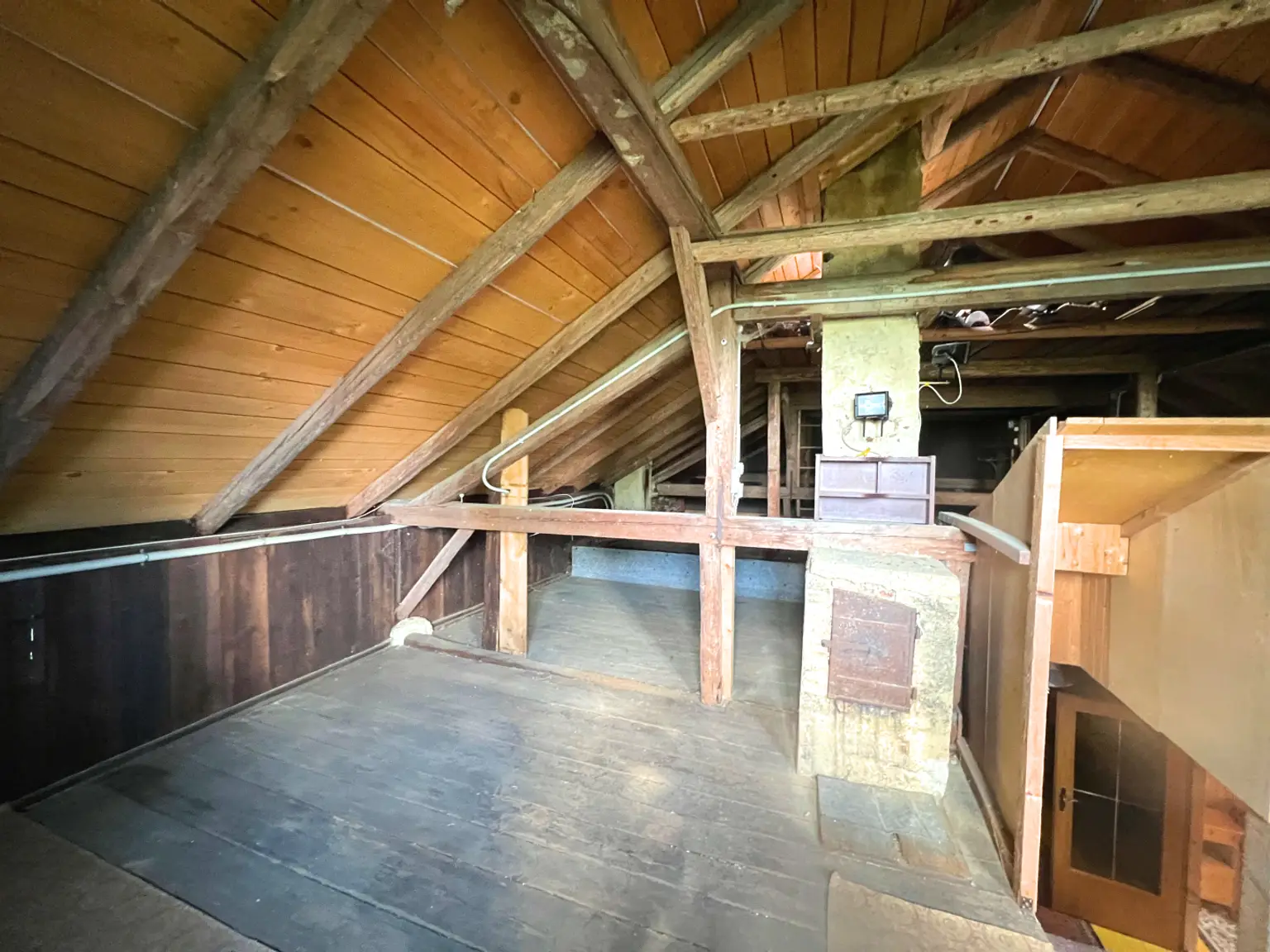 Alleinlage - Naturnahe Ruheoase, liebevolles Waldhaus aus Holz