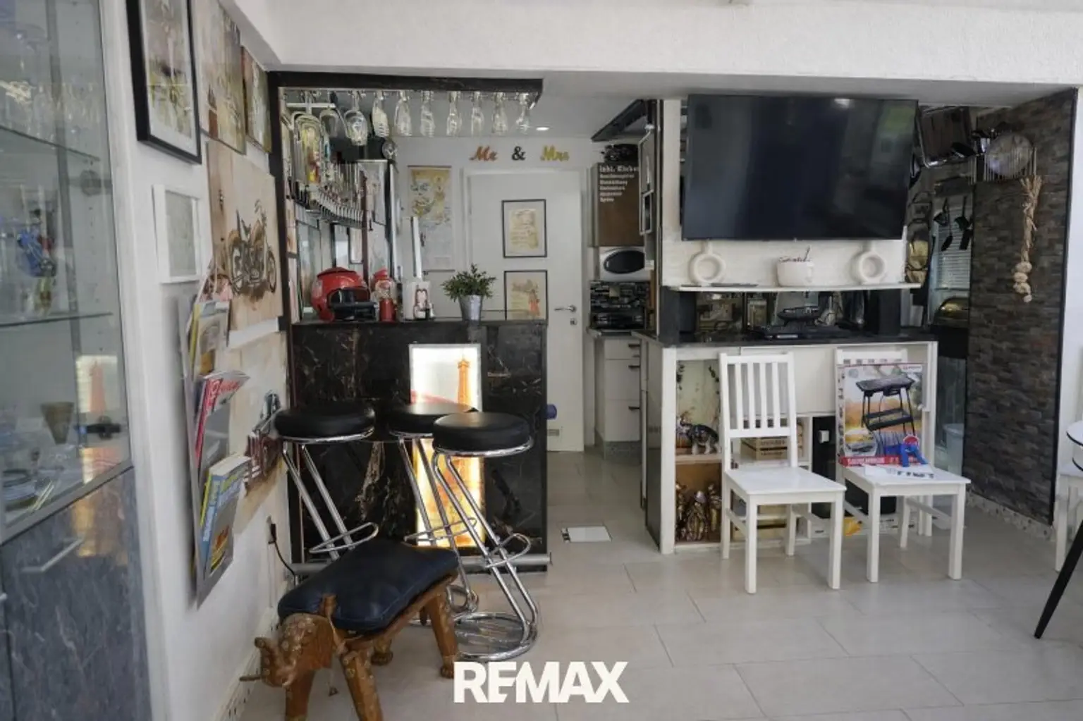 Küche mit Bar kleine Wohnung