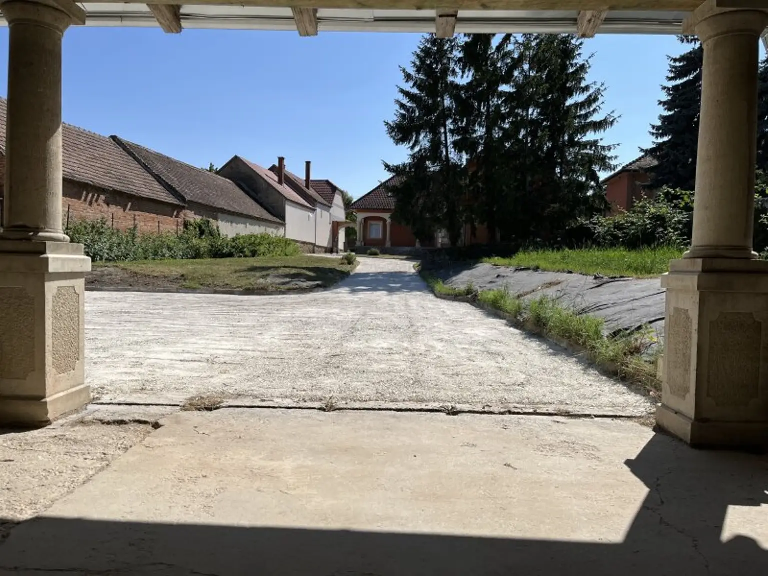 +++Traumhaus mit ländlicher Eleganz – ein geschmackvoll gestaltetes Einfamilienhaus im Herrenhausstil im Herzen von Lövő!+++