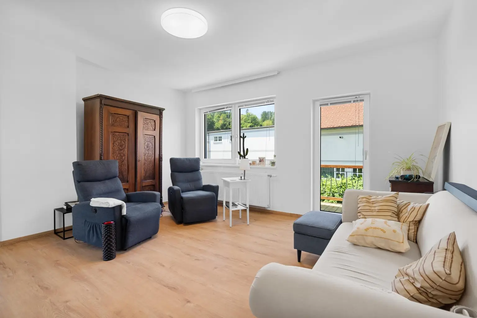 "Ein-/Zweifamilienhaus in ruhiger Lage – mit Sauna & Kachelofen!"