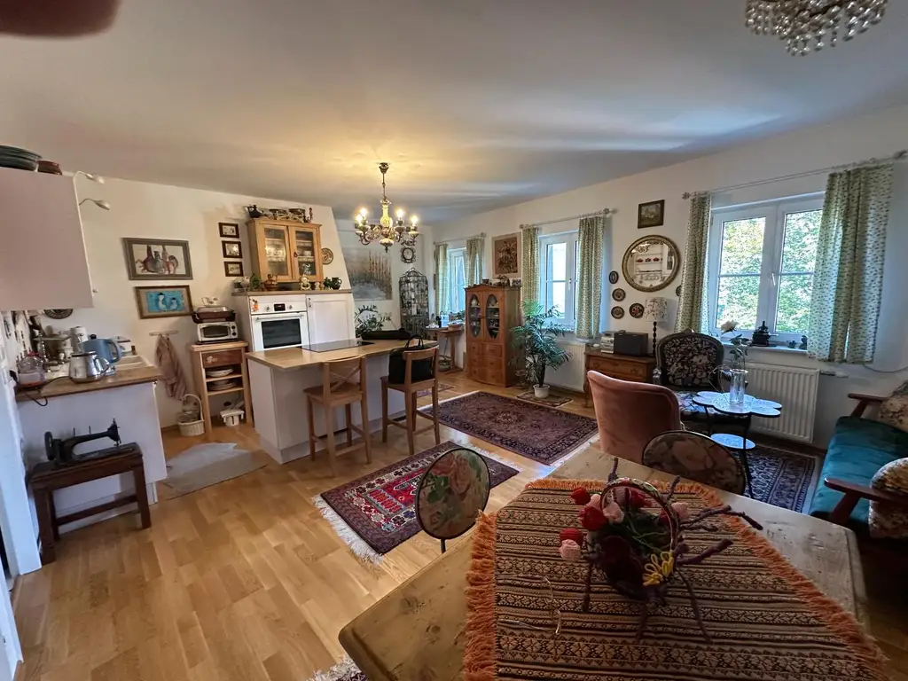 Wohnen, wo Baden am schönsten ist – -Zentrale 3-Zimmer-Wohnung mit Atelier-Charme