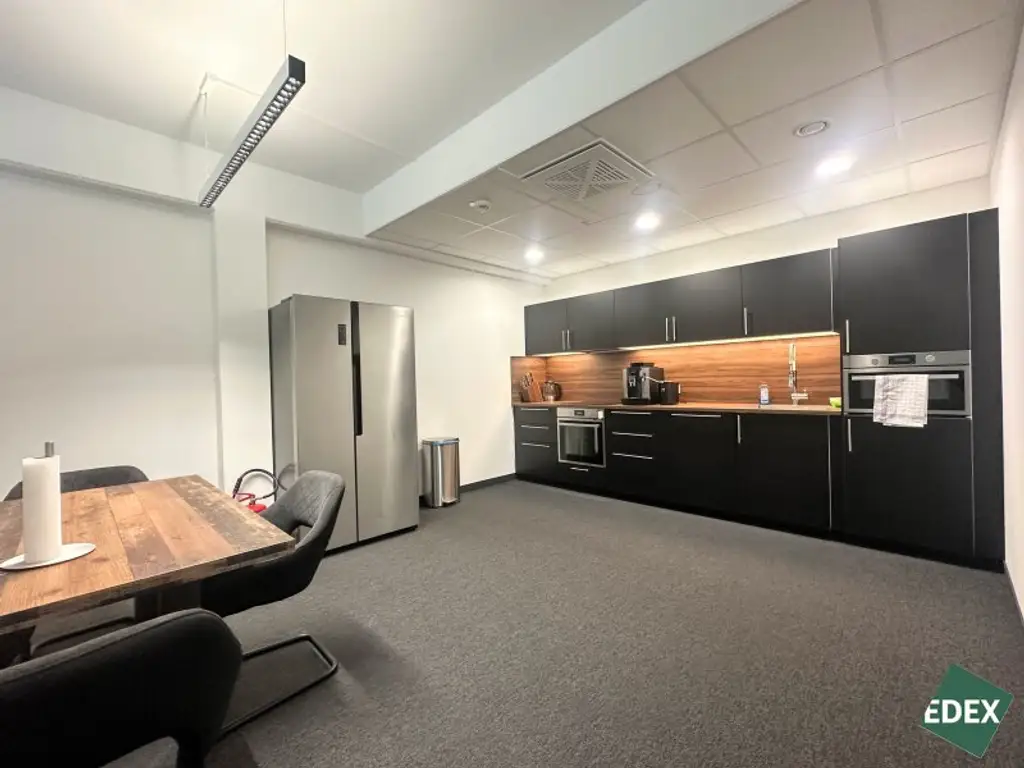 Repräsentative Bürofläche direkt an der Badner Bahn – vollausgebaut und sofort bezugsfertig