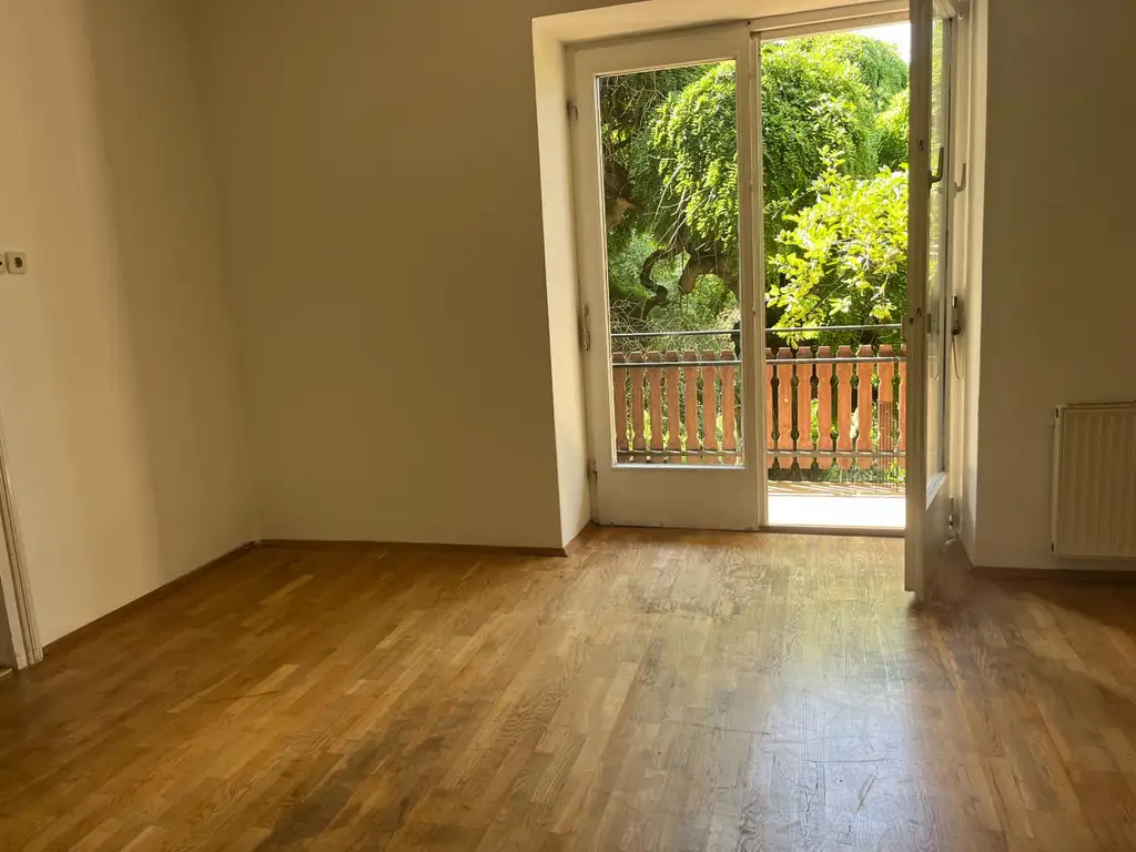 Doppelhaushälfte in herrschaftlichem Haus