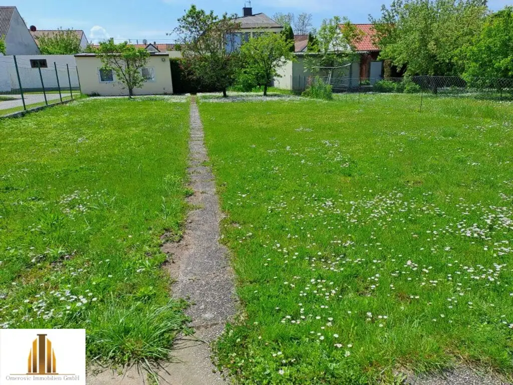 Hübsches, gepflegtes und ebenerdiges Landhaus mit uneinsichtigem Innenhof, großem Garten und Garage, in Seefeld im Weinviertel, Nähe Hollabrunn!