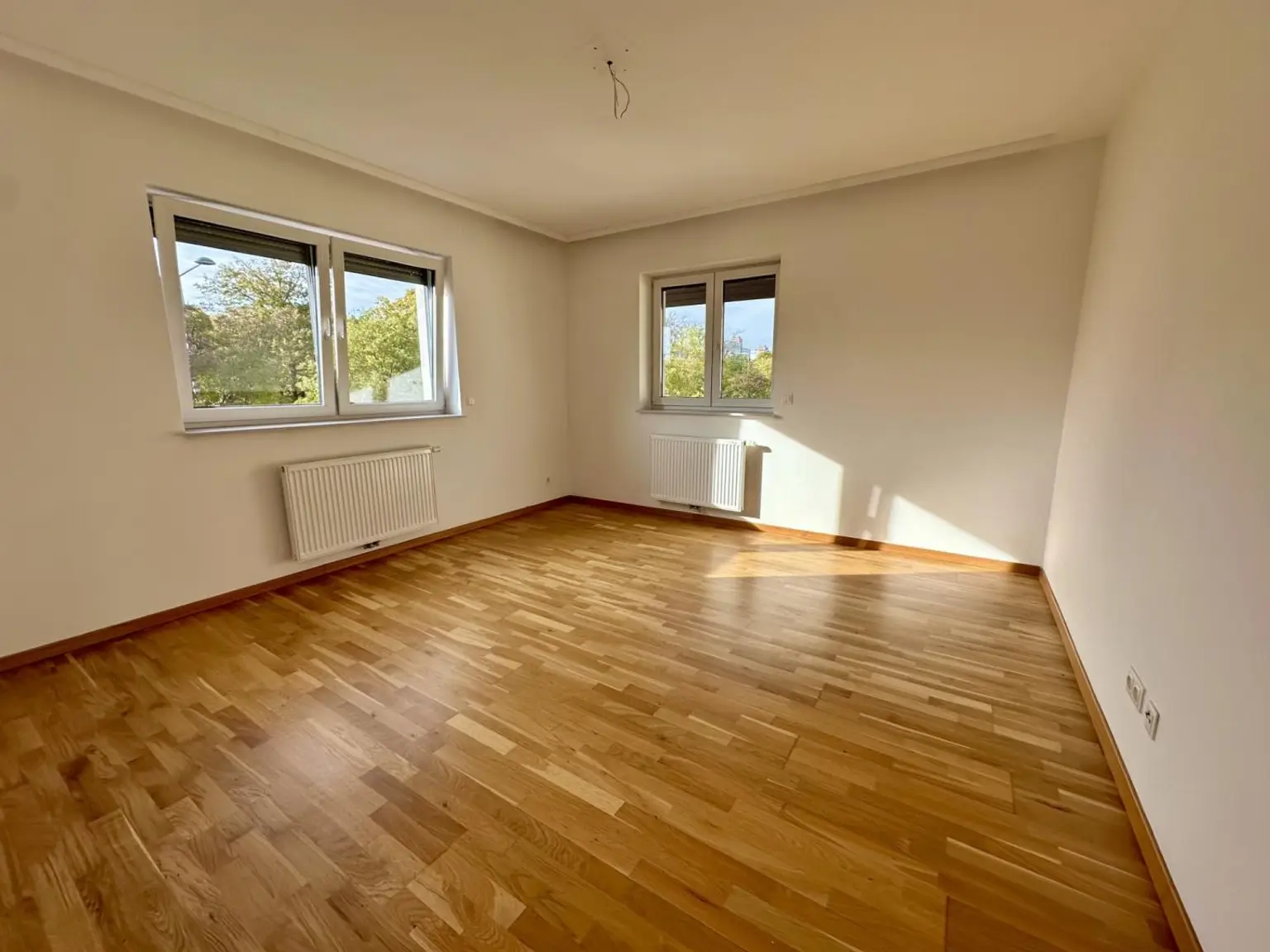 Großes Haus mit vielen Nutzungsmöglichkeiten - Wohnen und/oder Gewerbe!