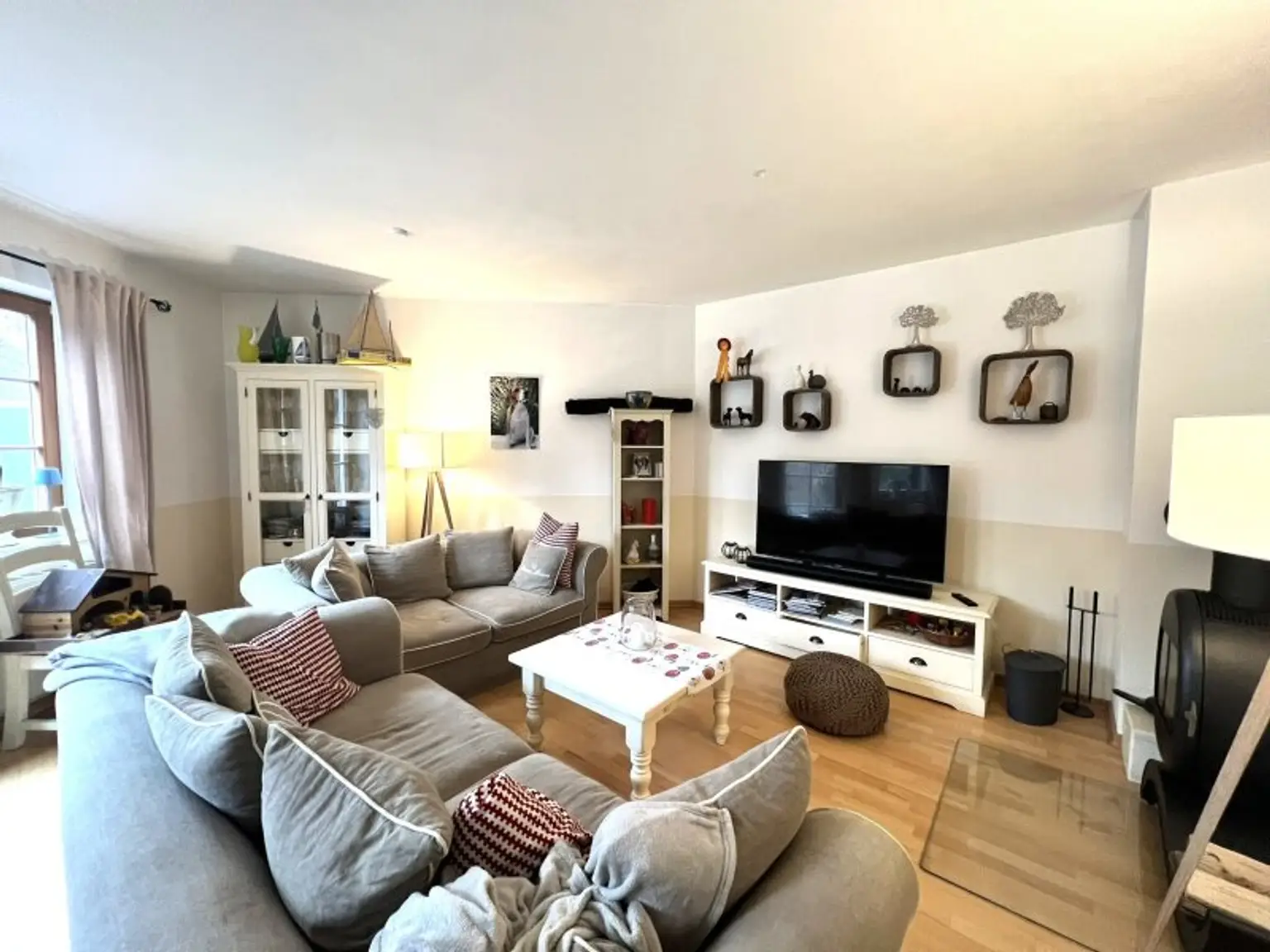 (!) Familienhit mit Charme - gut geschnittene Doppelhaushälfte mit Garten & Pool in Gaaden (!)