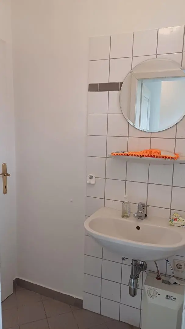 3 Bürohäuser, 38 Parkplätze in Toplage, hochfrequentiert, beste Infrastruktur