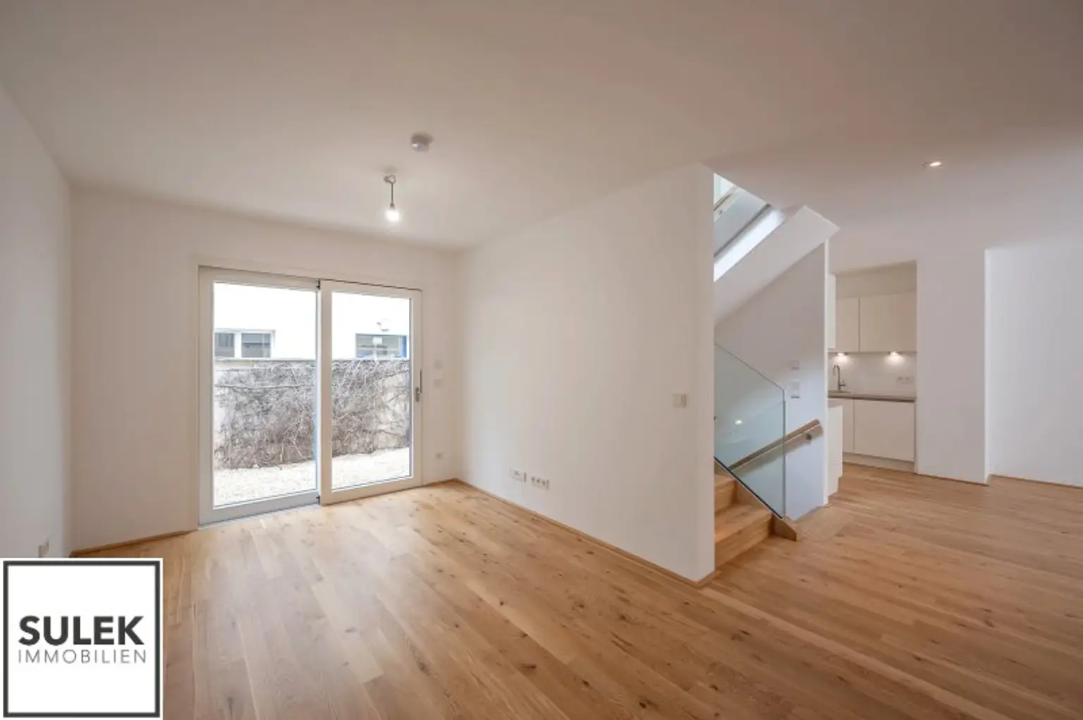 ERSTBEZUG-Townhouse: Exklusives 4-Zimmer-Townhouse mit 2 Terrassen & Tiefgaragen-Option - ab sofort