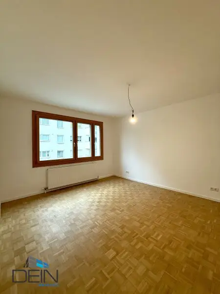 NEU! TRAUMHAFTE 2 ZIMMER WOHNUNG MIT EINEM BALKON IN HOFRUHELAGE!