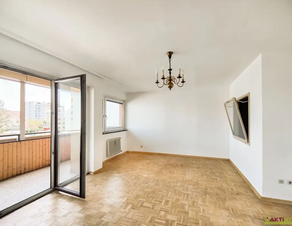 Großzügige Wohnung mit Ausblick, Gartennutzung und Lift. - Ideales Investmentobjekt.