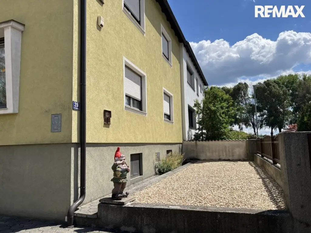 Ein-bzw. Mehrfamilienhaus im Musikantenviertel!