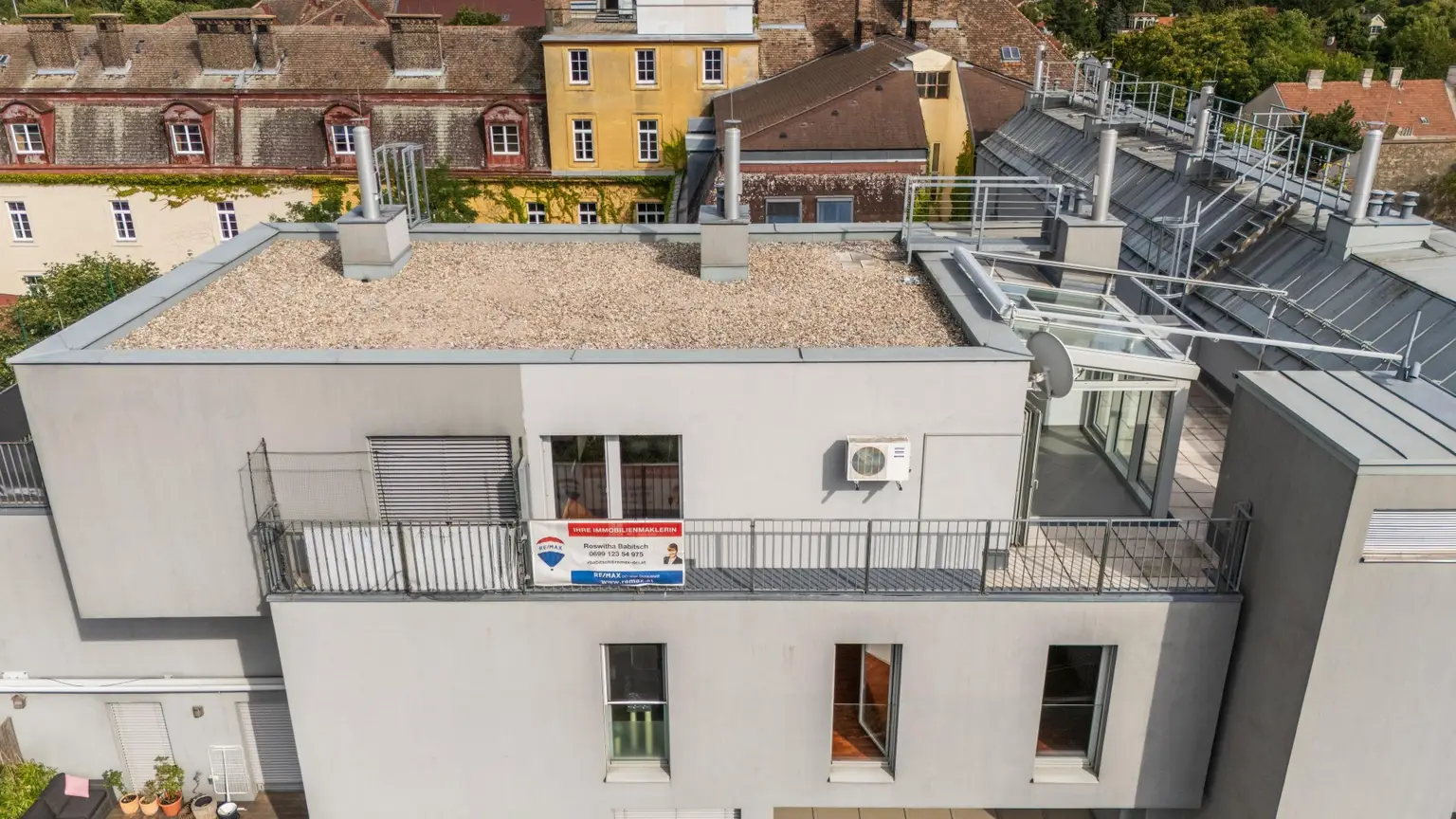 "Bisambergblick - DG-Terrassen-Traum - Penthouse mit Tiefgaragenplatz"