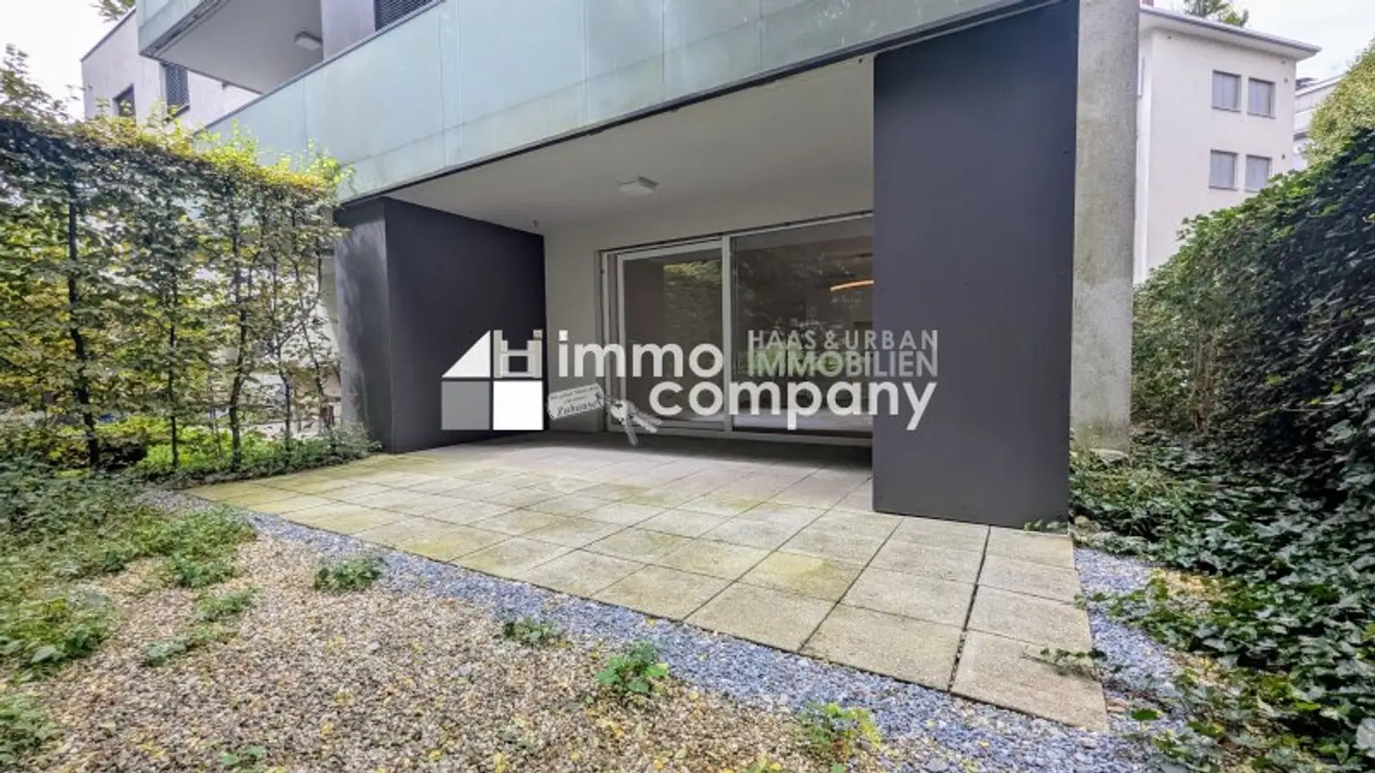 Moderne 3-Zimmer-EG-Wohnung mit Terrasse in zentraler Lage - inkl. TG-Stellplatz & Küche!