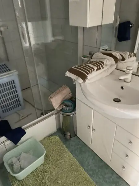 Häuschen mit Gemeinschaftsgarten, Keller und Schuppen