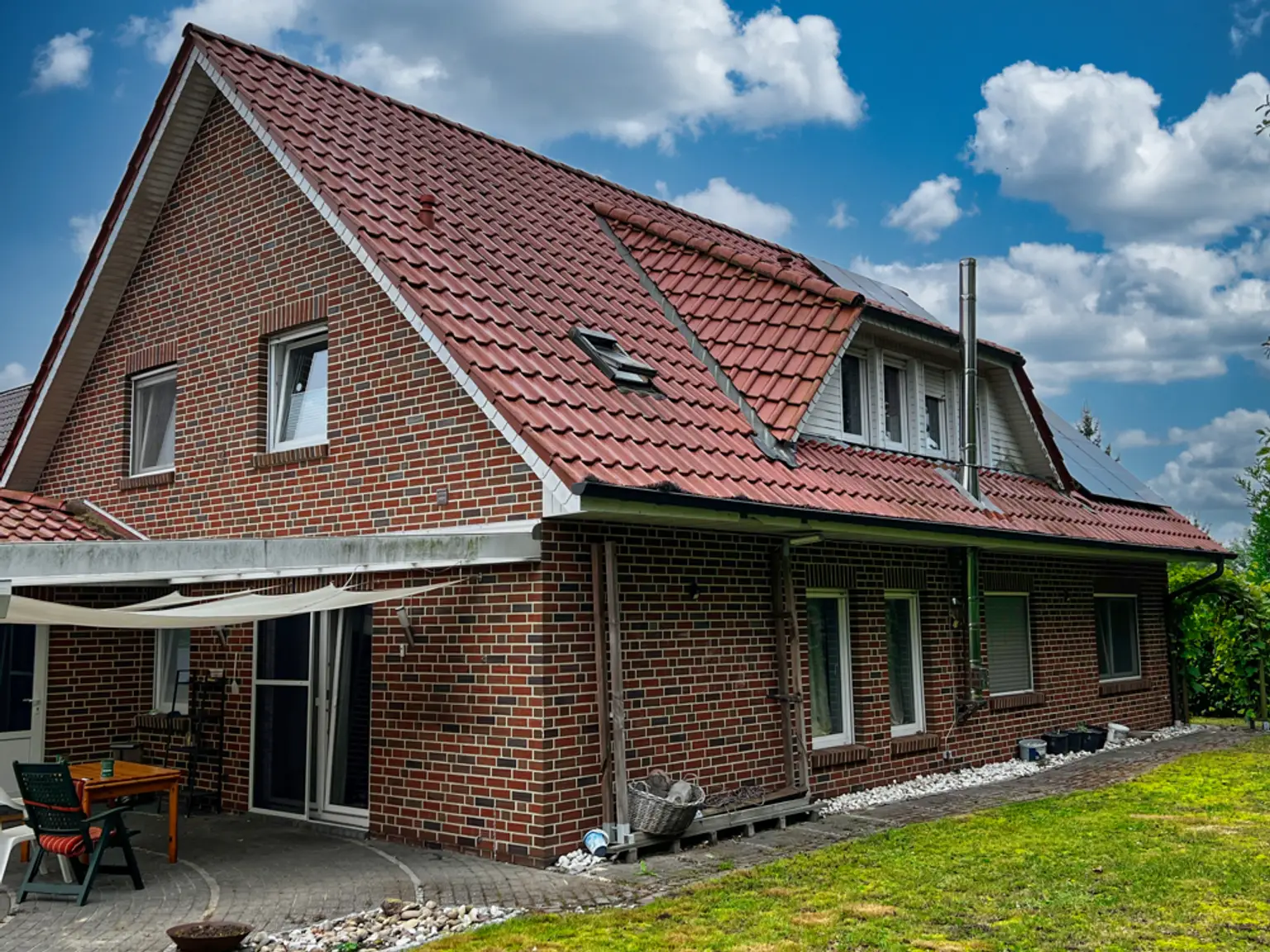 Viel Platz für Ihre Zukunft! Einfamilienhaus mit Einliegerwohnung!