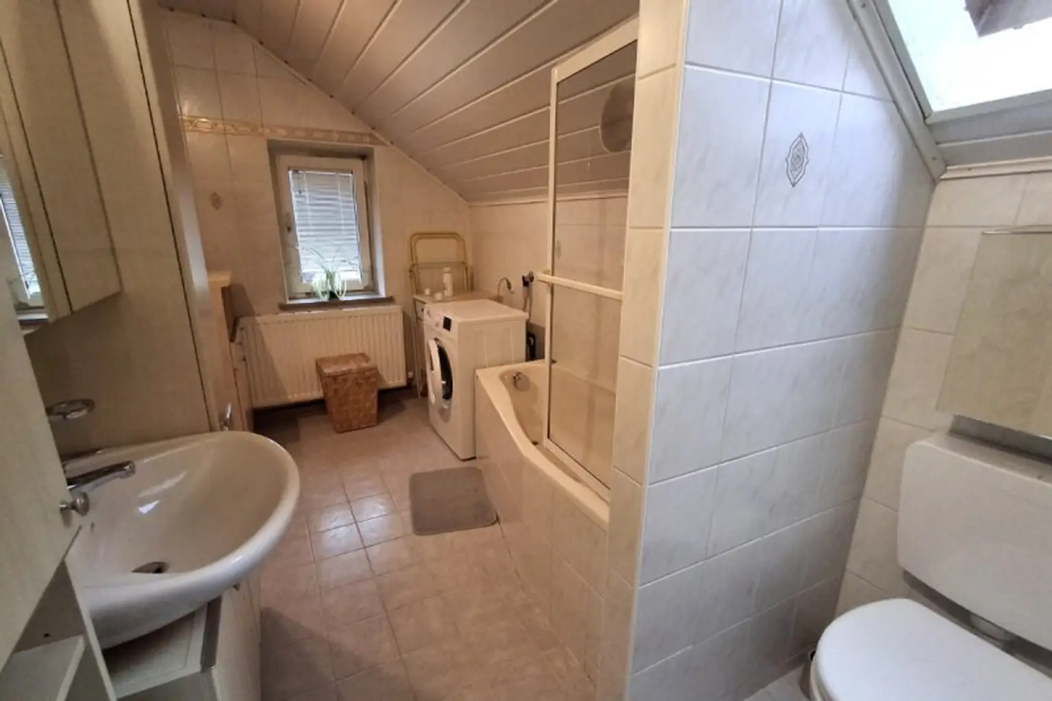 Gepflegte 3-Zimmer-Wohnung mit Balkon und Garage zu mieten