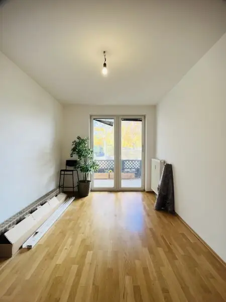 Vielseitig nutzbare, sanierte Praxis / Wohnung in zentraler Bahnhofsnähe in Brunn am Gebirge – Kauf oder Miete möglich!