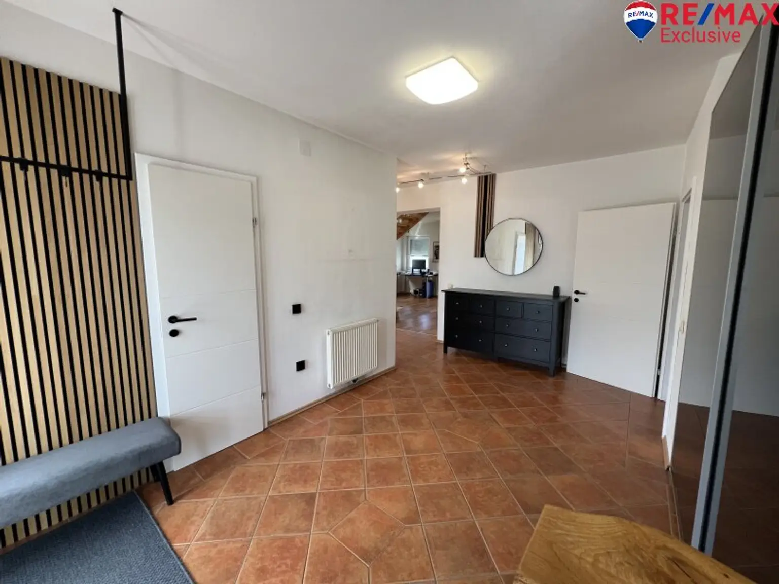 Großzügiges Einfamilienhaus mit Garten, Terrasse & Garage in Ebenfurth, 4 Zimmer, 195m²