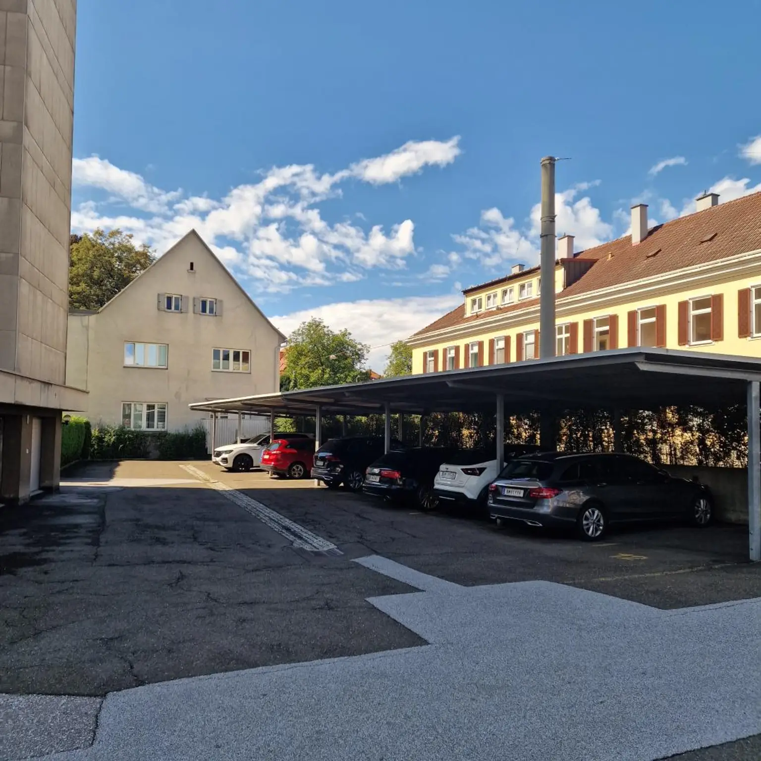 Ruhige und sonnige 4-Zimmer-Wohnung in zentraler Lage!