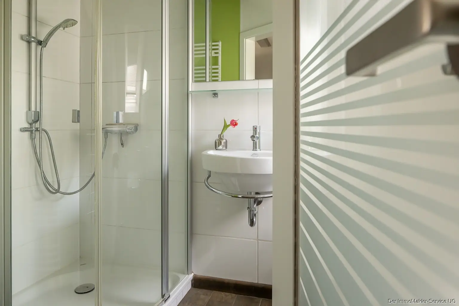 Wohnhaus Bad am Schlafzimmer