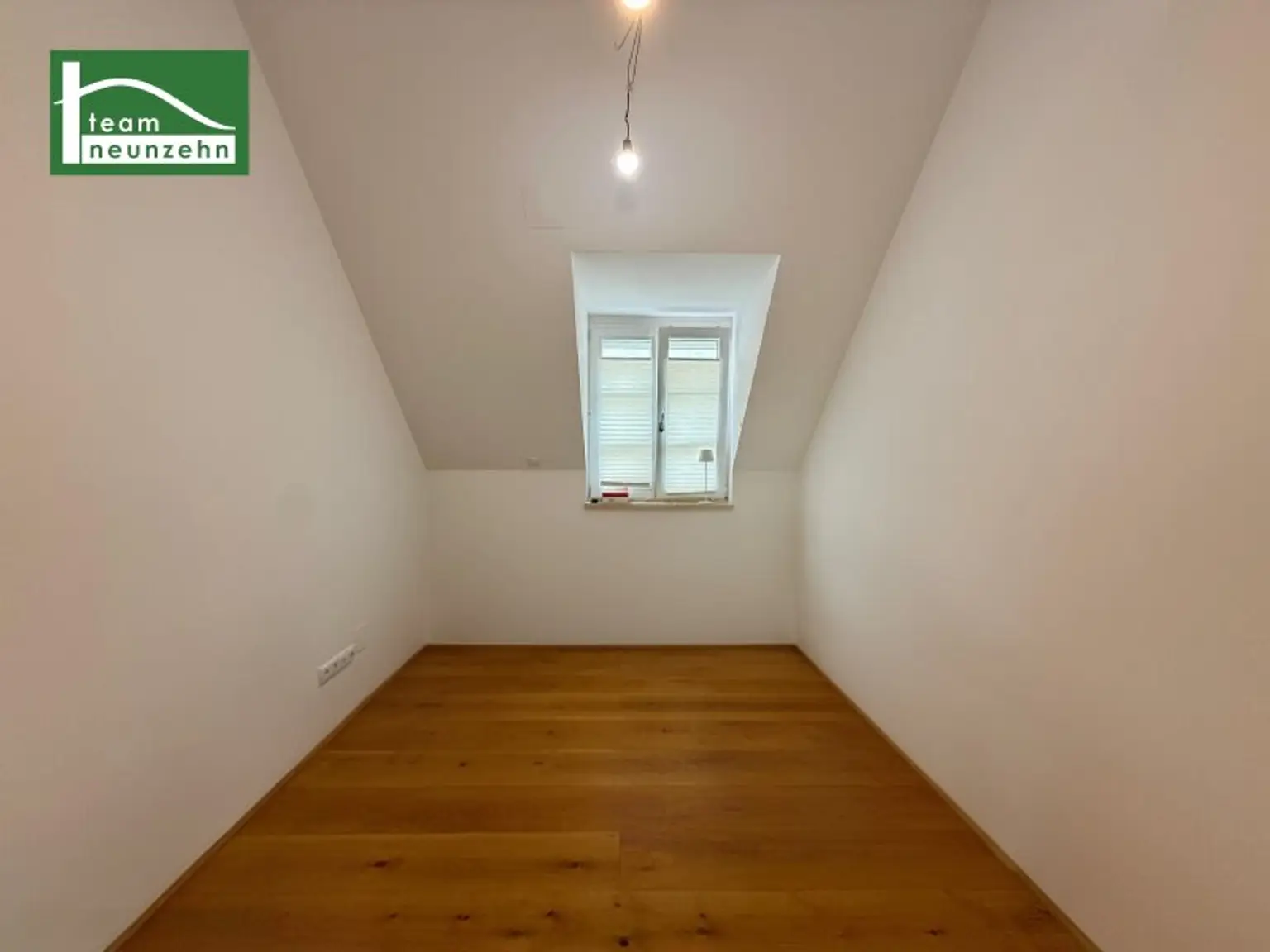 Maisonette mit Flair: 3-Zimmer-Wohnung mit Balkon & Dachterrasse in 1130 Wien!