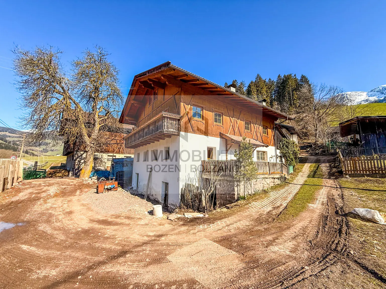 Bauernhof in sonniger Panoramalage – ein Juwel mit Potenzial