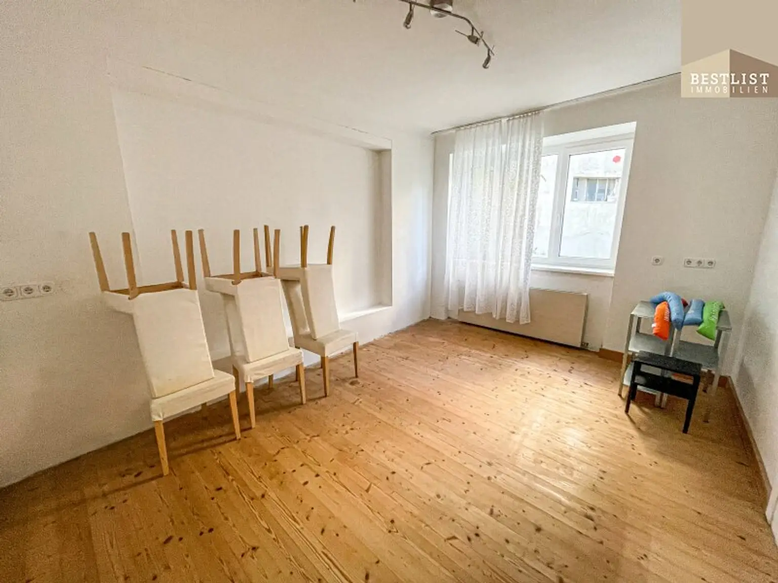 Zinshaus in Baden: 346 m², gepflegt, top Rendite für 550.000 €!