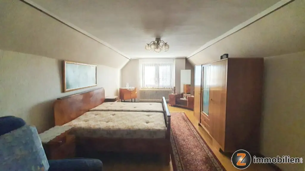 Wampersdorf: Charmantes Haus mit großem Garten und Potenzial