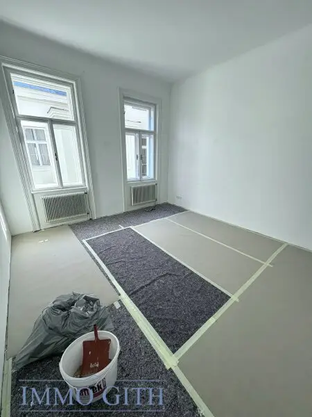 EXKLUSIVE ALTBAUWOHNUNG MIT 2 BALKONEN UND TRAUMBLICK ÜBER WIEN – 258 m² IN BESTLAGE DES 4. BEZIRKS UNBEFRISTET ZU MIETEN!