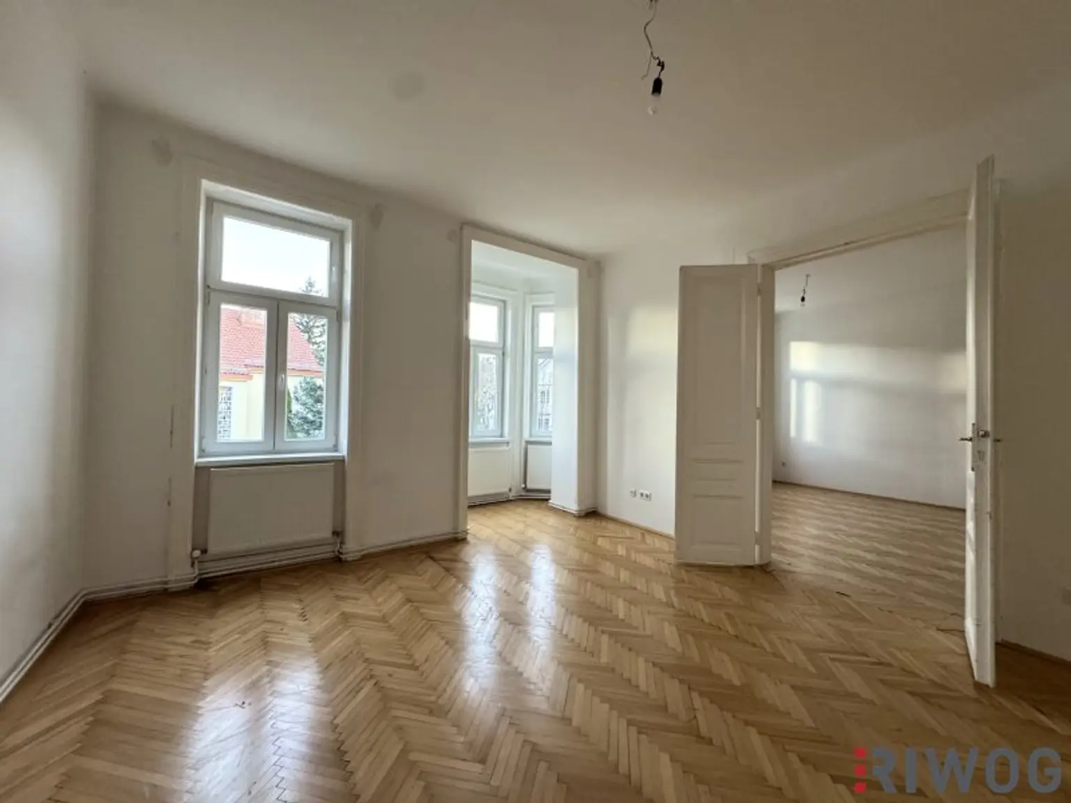 Sanierter Stilaltbau mit Erker | In 3 Min. zu Schönbrunn (Tirolerhof) & Küniglberg | Küche inkl. | Möglichkeit auf Balkon