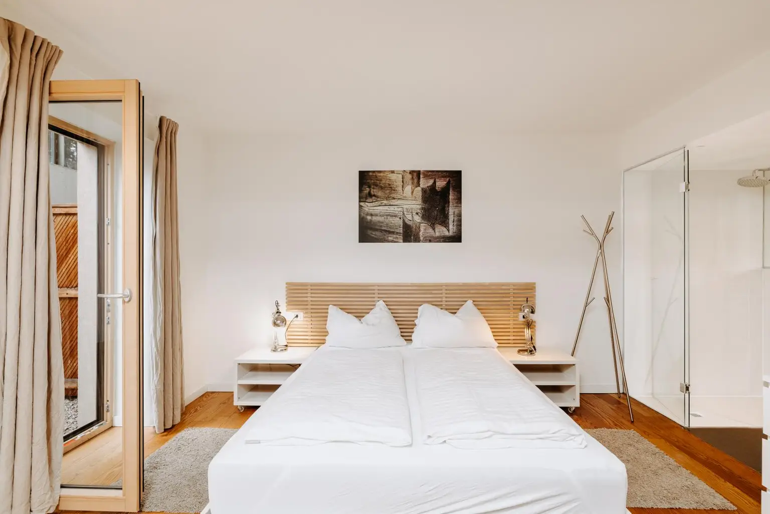 Elegantes, ruhiges Schlafzimmer