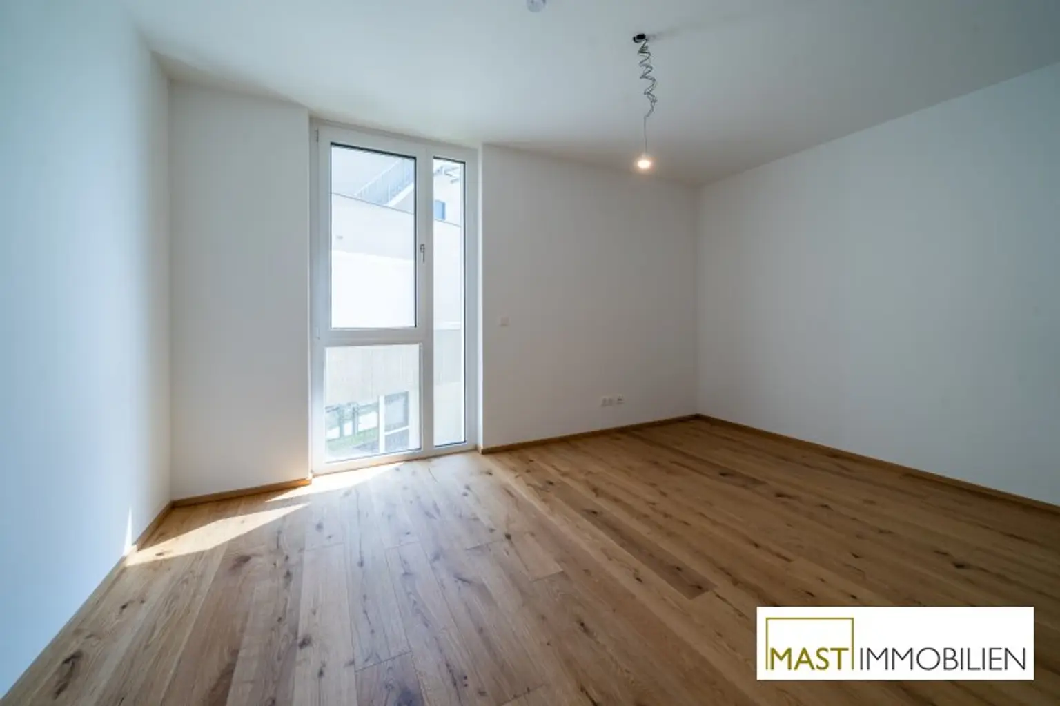 *Sommer 2025* Provisionsfreie 2-Zimmer Wohnung mit 12 qm Loggia!