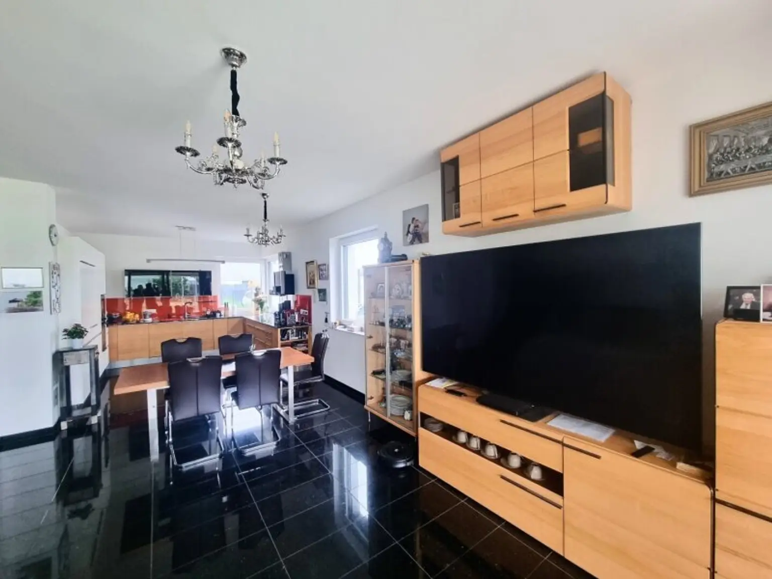 Ruhiges Wohnen vor den Toren Wiens – 6 Zimmer, 2 Bäder, Garten, Wintergarten & zwei Stellplätze