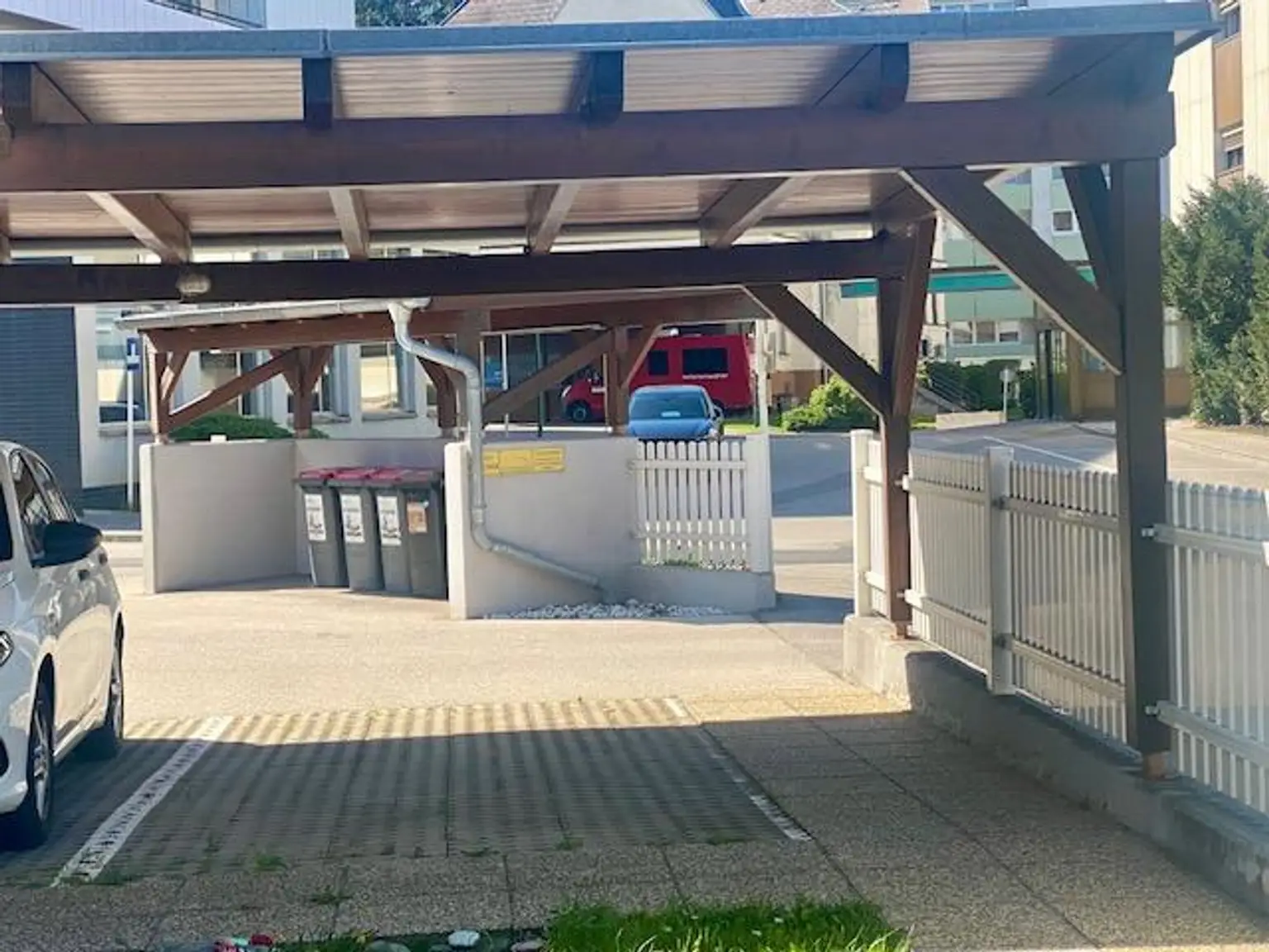 Grüne Oase in Kliniknähe – Erdgeschosswohnung wie neu, mit Carport & Garten!