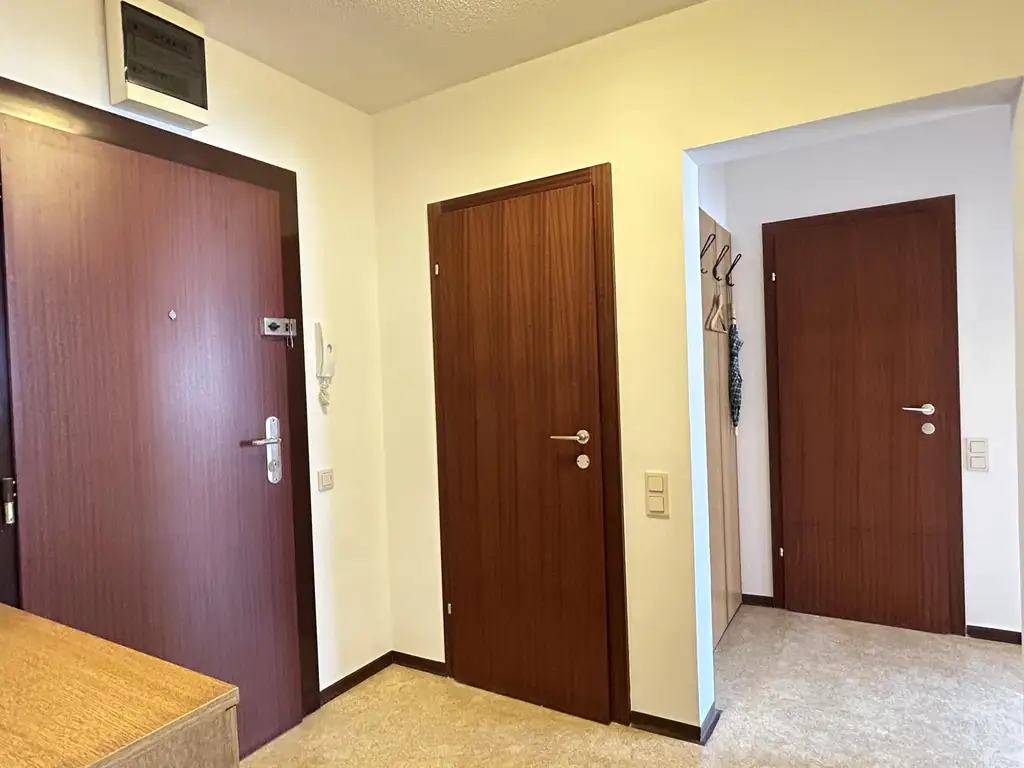 Sonnige 2-Zimmer Loggienwohnung - Modernisierungsbedarf gegeben!