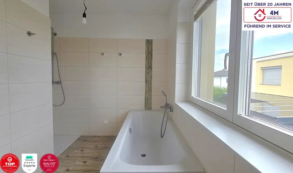 4-Zimmer-Doppelhaushälfte mit Photovoltaik und 3 Stellplätzen
