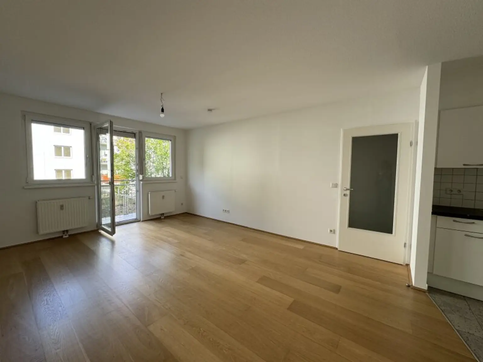 Neubau mit Balkon Richtung Innenhof | Stellplatz im KP inkludiert | ruhig & citynah bei Schmelz/Lugner City