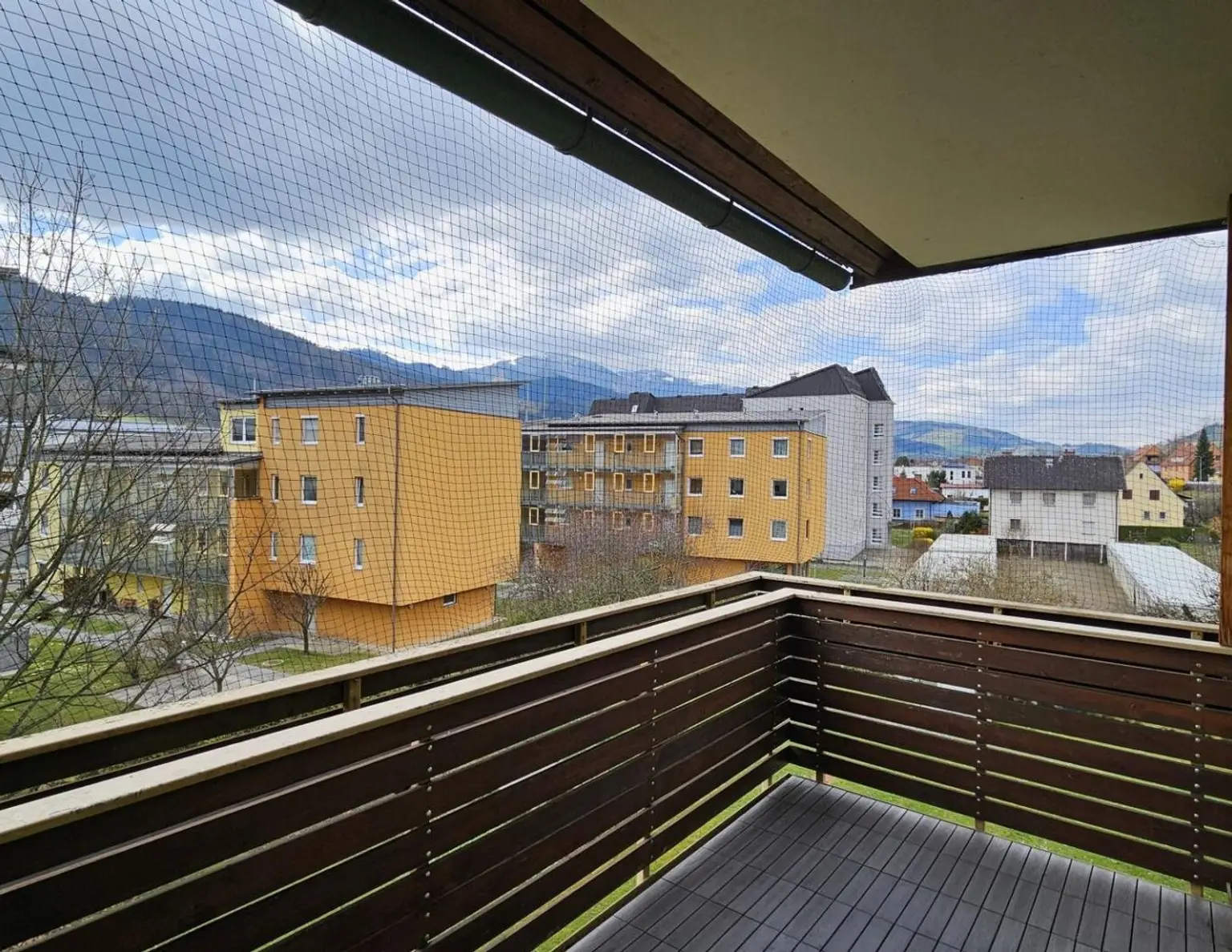 Genossenschaftswohnung mit 3 Zimmern mit Balkon - unbefristeter Mietvertrag