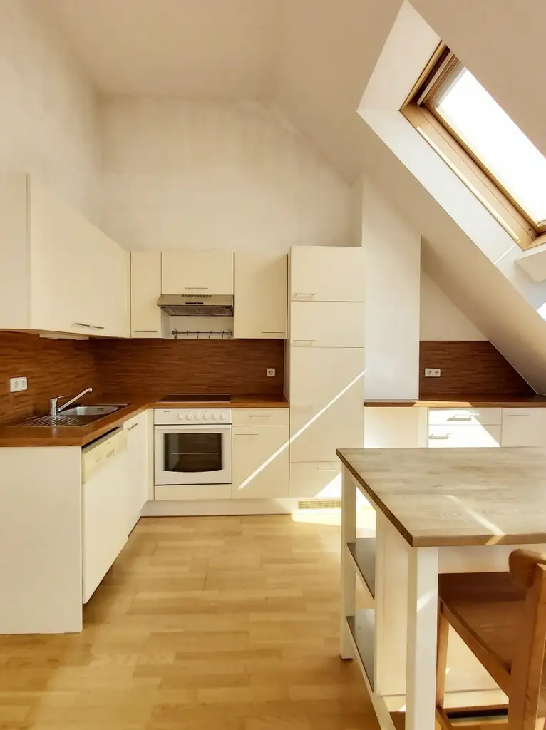 Moderne Maisonette mit 3 Zimmern und Dachterrasse nächst Enkplatz!