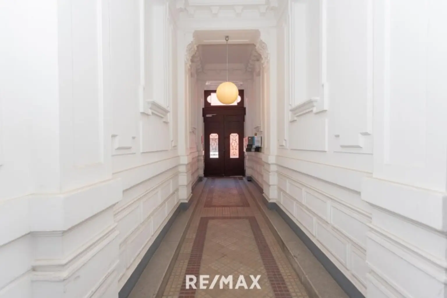 Herrliche DG-Maisonette mit 2 Hof-Terrassen bei der Volksoper, Währinger Straße