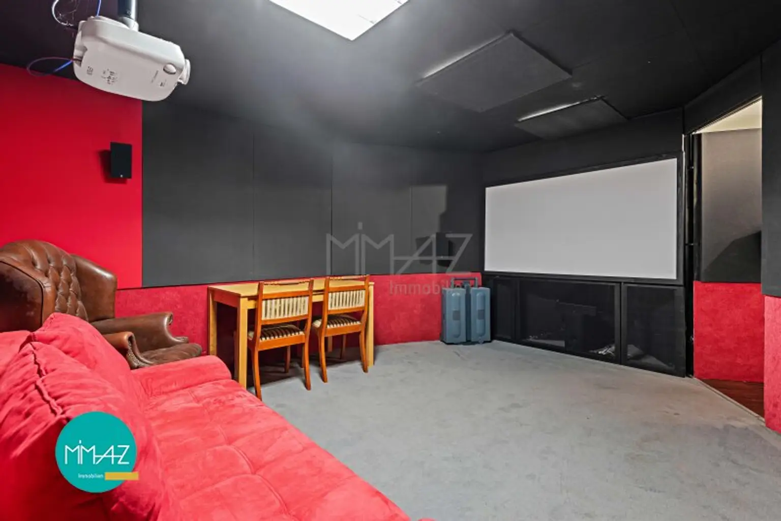British Elegance in Vienna – A Home Like No Other! 5 rooms • 2 terraces • sauna • fitness room • garage! MOVE IN AND ENJOY!