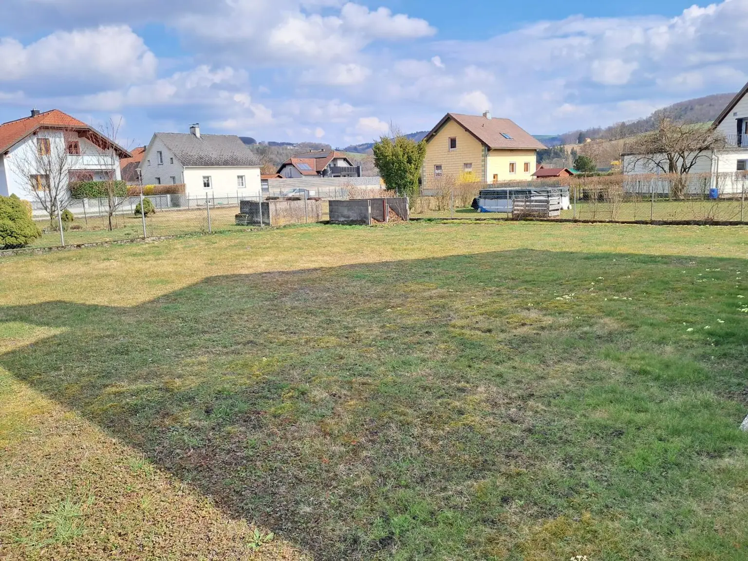 6 Zimmer ein großzügiges Grundstück und viel Platz warten auf eine nette Familie