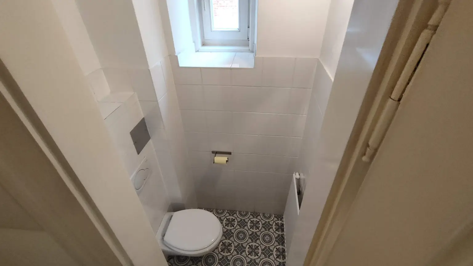 Hofruhelage: nettes Erdgeschoß-Single-Apartment im Herzen der Josefstadt!