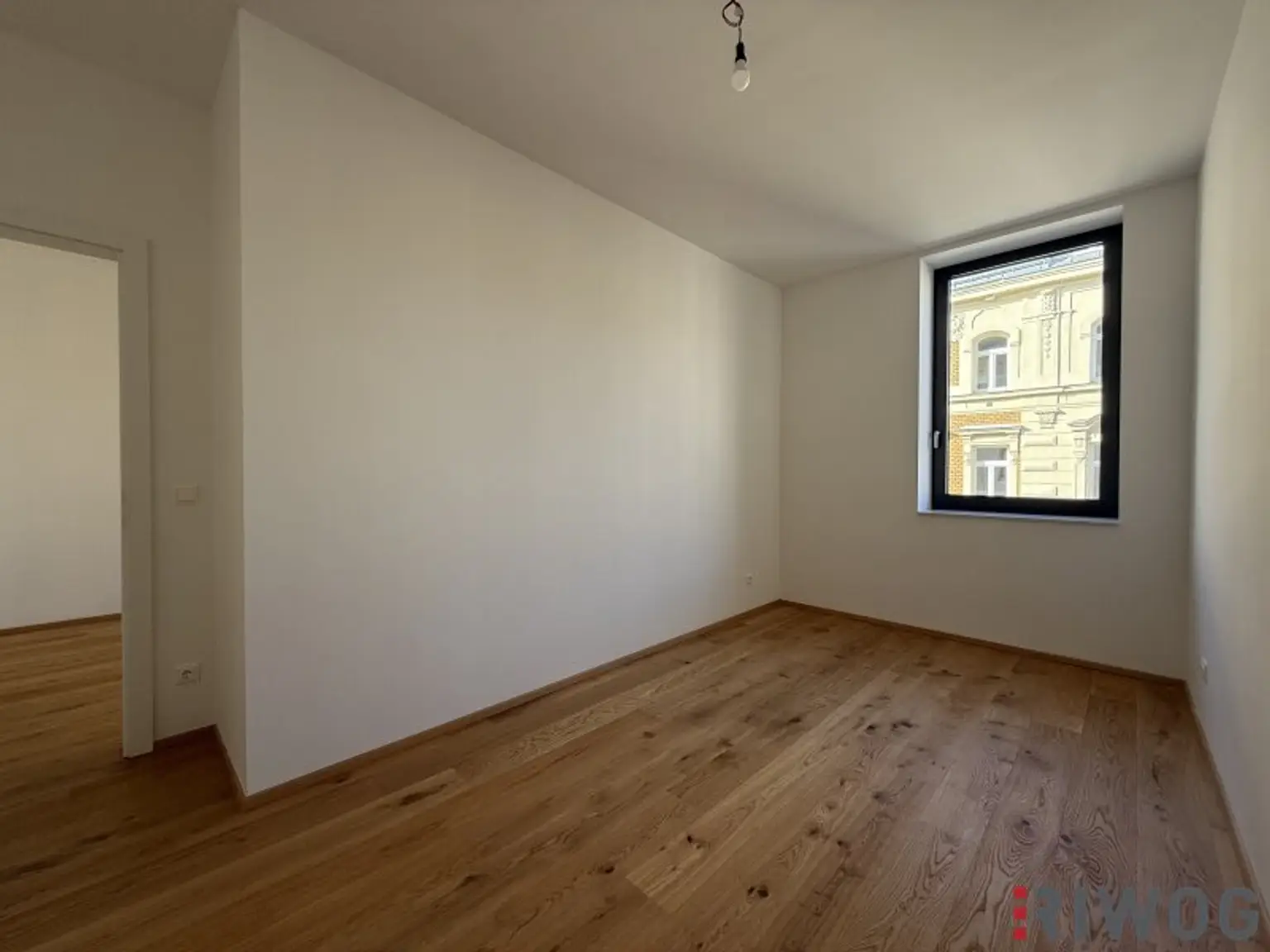 HERBSTAKTION - NEUE PREISE | barrierefreie 2-Zimmer Altbauwohnung mit hochwertiger Verglasung und Zentralheizung | Fernwärme