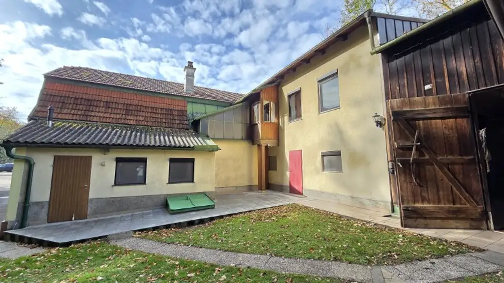 Ein/Zweifamilienhaus * teilweise renoviert * direkt am Wald gelegen * Ruhelage